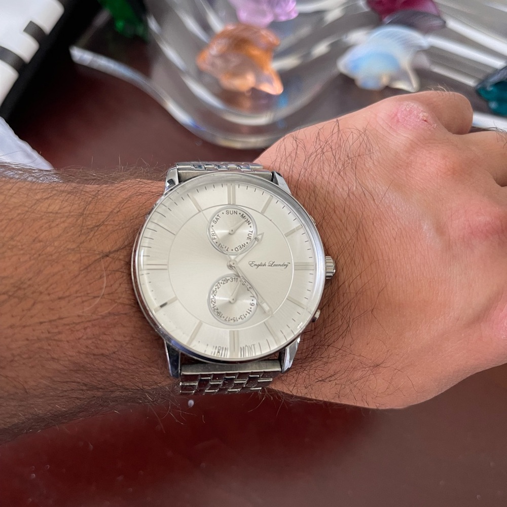 English laundry watch